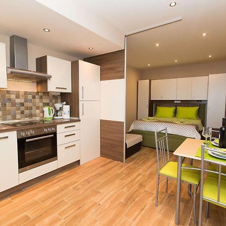 Apartments Ana Lorena ซริกเวนิซา ภายนอก รูปภาพ