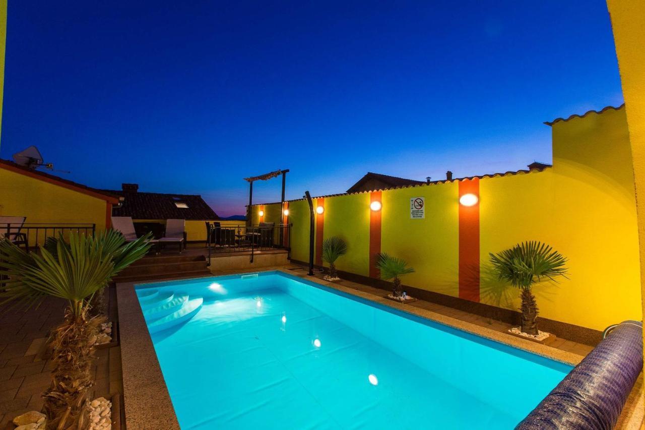 Apartments Ana Lorena ซริกเวนิซา ภายนอก รูปภาพ