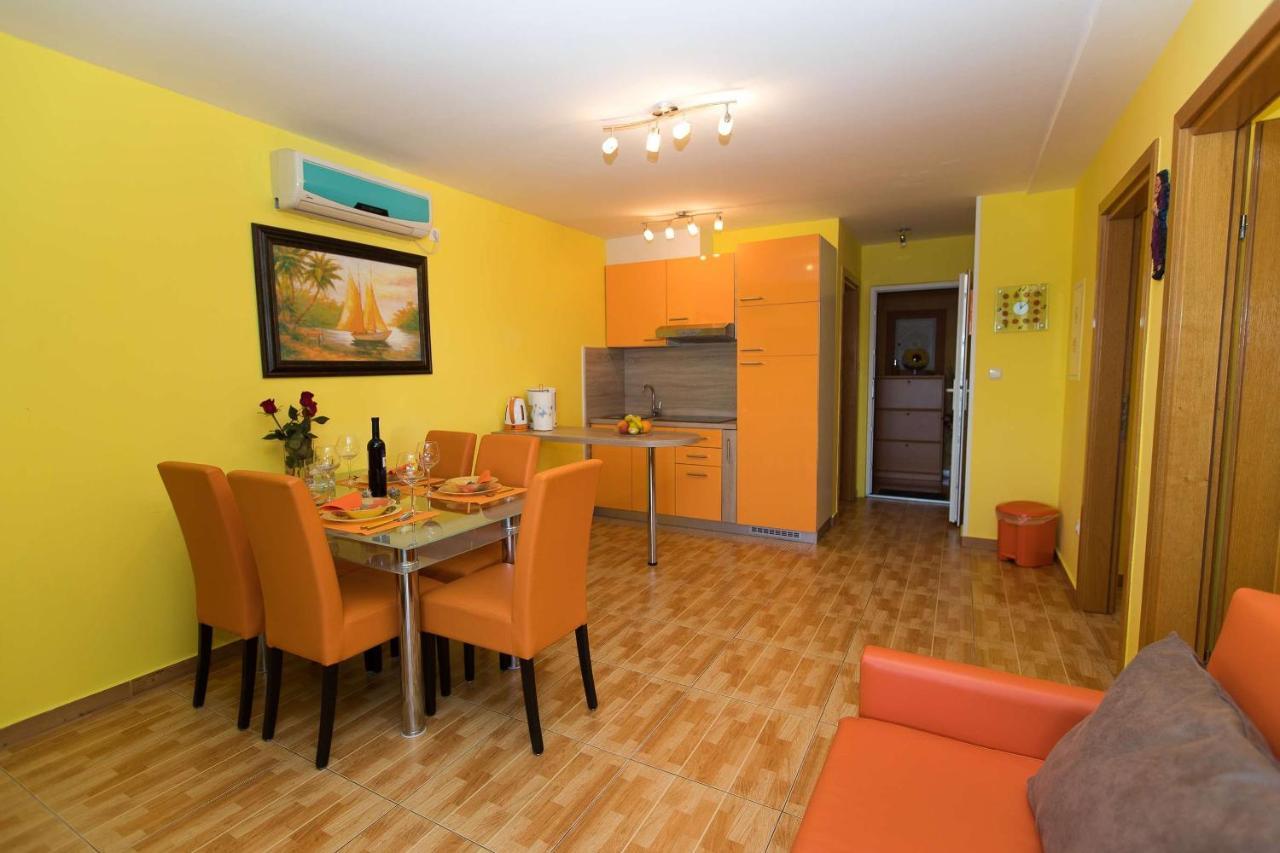 Apartments Ana Lorena ซริกเวนิซา ภายนอก รูปภาพ