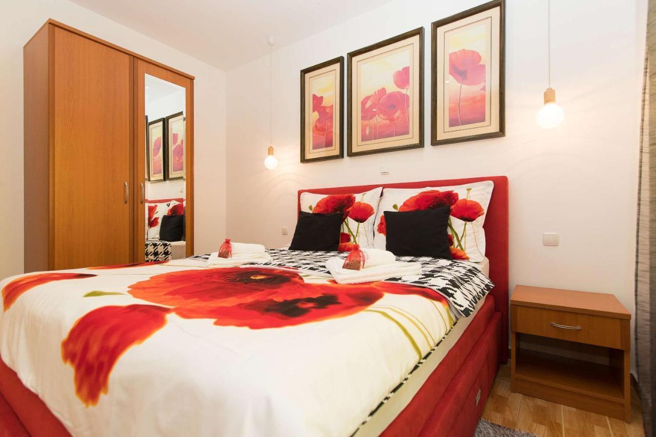 Apartments Ana Lorena ซริกเวนิซา ภายนอก รูปภาพ