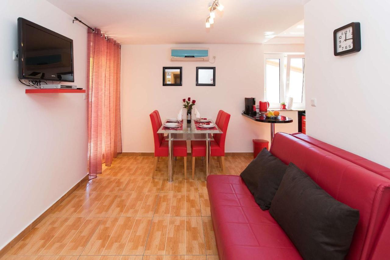 Apartments Ana Lorena ซริกเวนิซา ภายนอก รูปภาพ