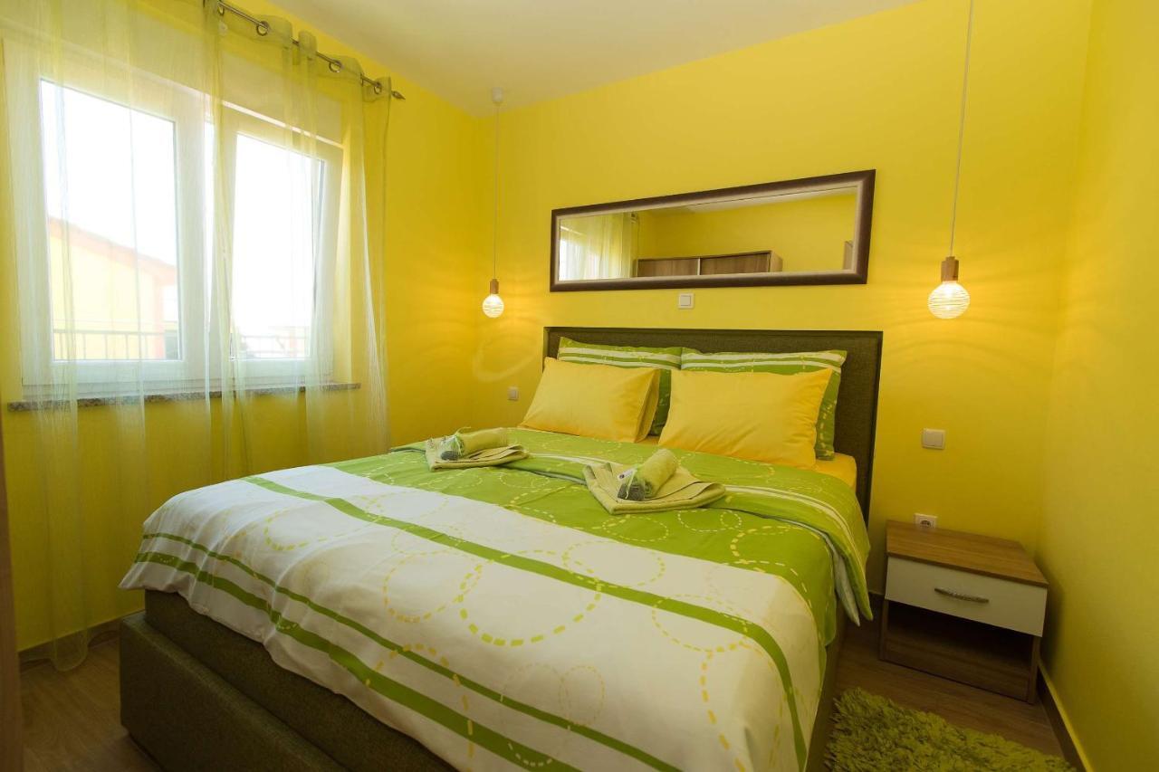 Apartments Ana Lorena ซริกเวนิซา ภายนอก รูปภาพ