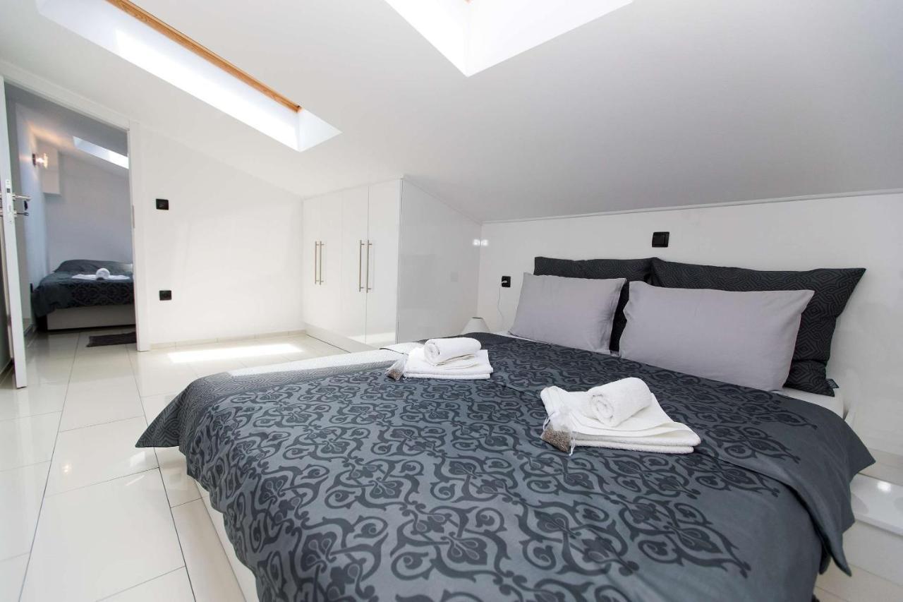 Apartments Ana Lorena ซริกเวนิซา ภายนอก รูปภาพ